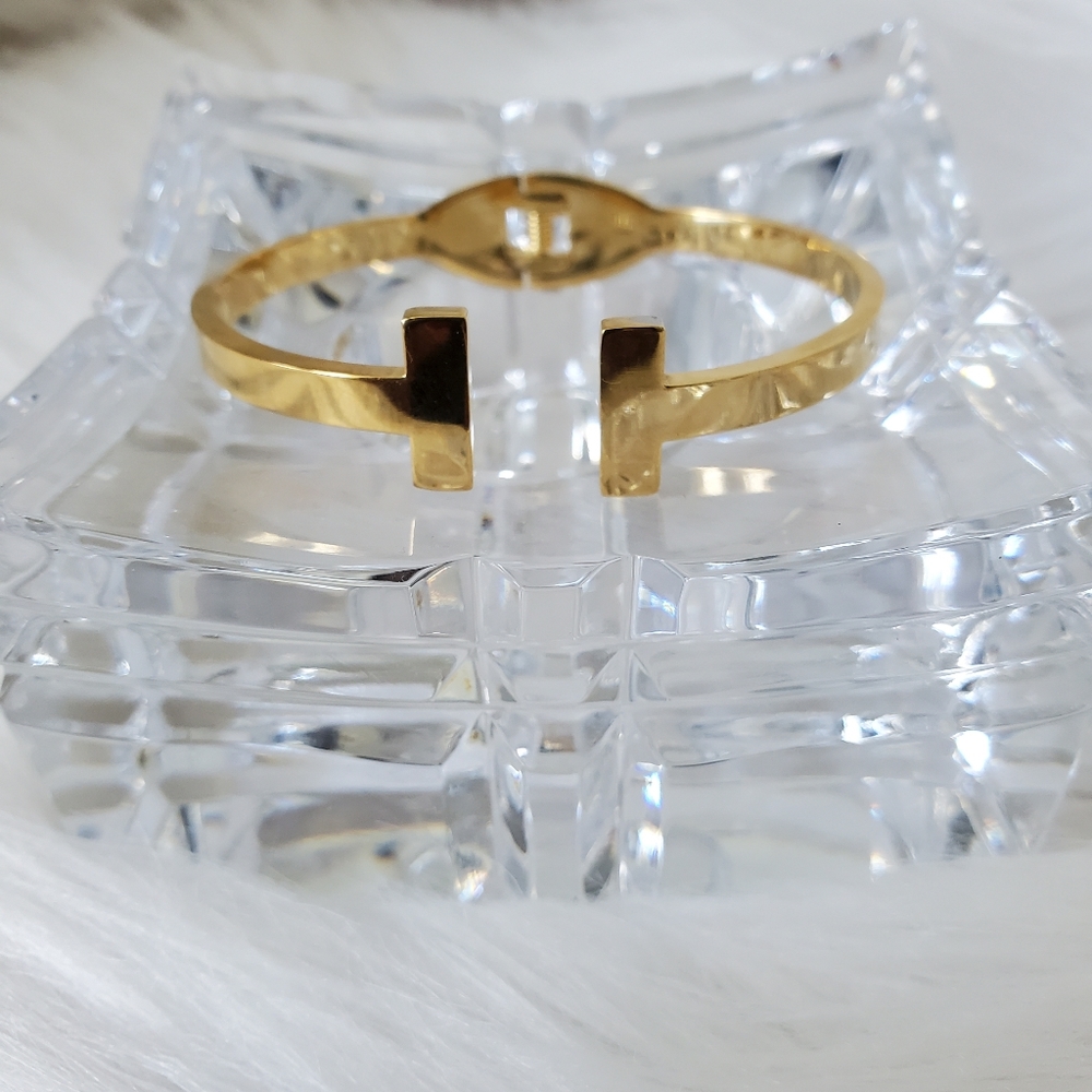 T Wire Bangle Bracelet